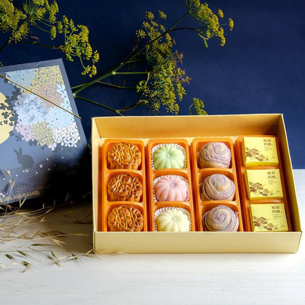 Sheng Kee Mooncake Combination Gift Set (12 pieces)